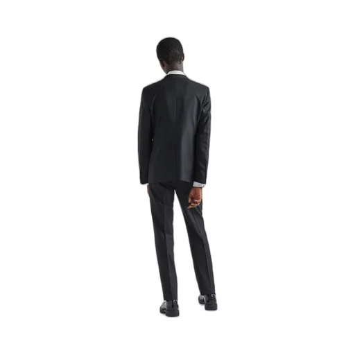 Single-breasted wool suit