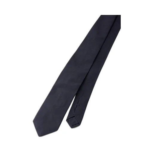 Silk tie