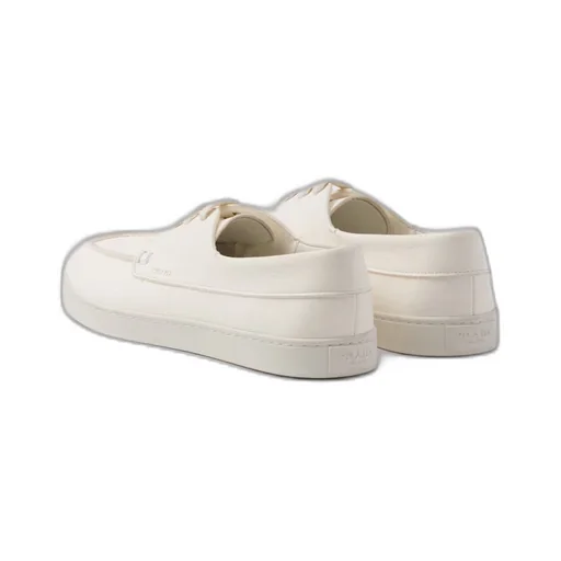 Leather lace-up shoes