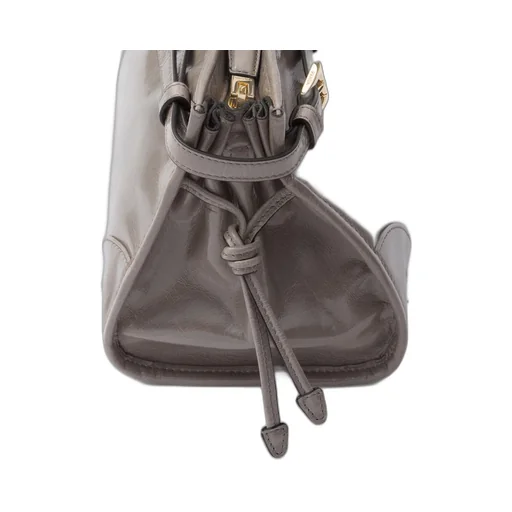 Medium leather handbag