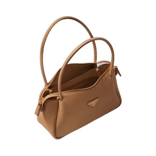 Medium leather handbag
