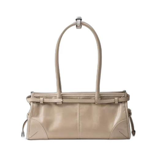 Medium leather handbag