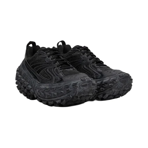 Defender Sneaker