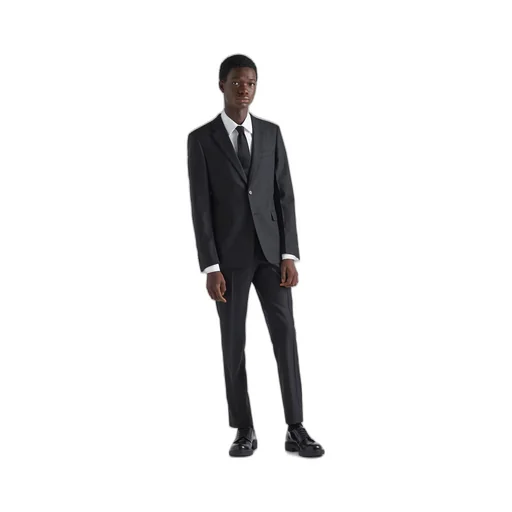 Single-breasted wool suit