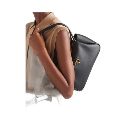 Medium leather handbag