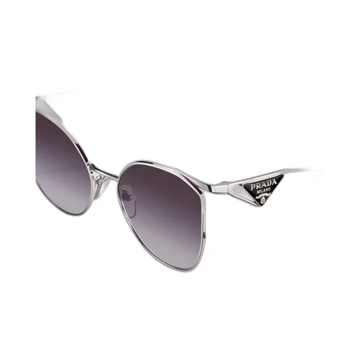 Sunglasses with triangle logo