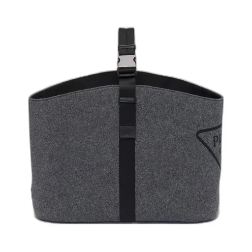 Felt log carrier