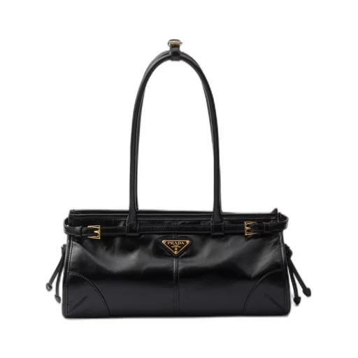 Medium leather handbag