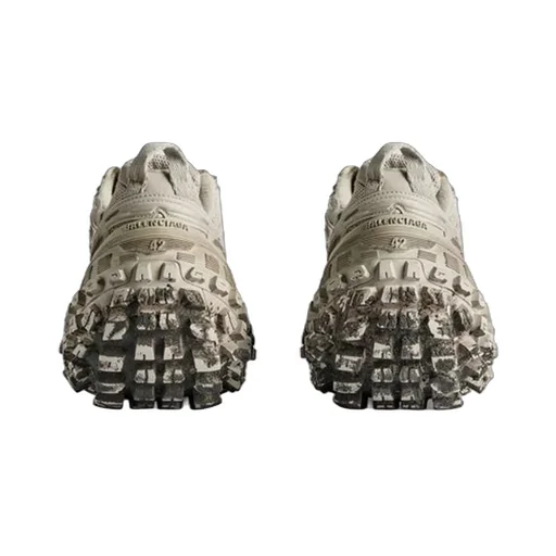 Defender Sneaker