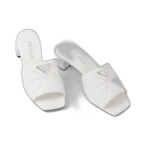 Quilted nappa leather slides