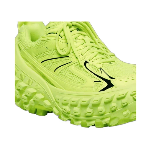 Defender Sneaker