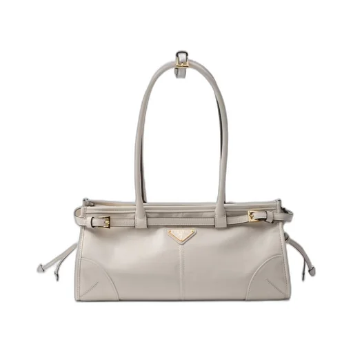 Medium leather handbag