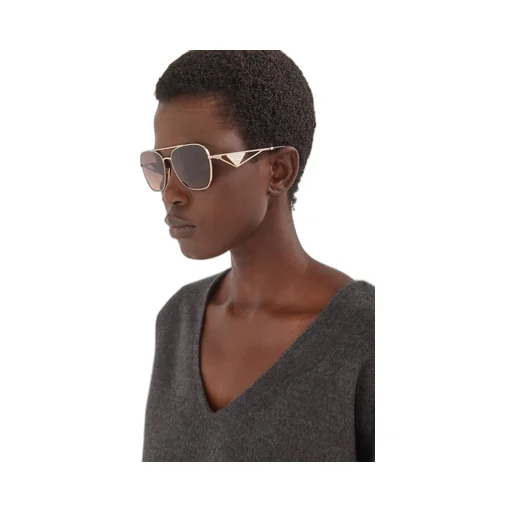 Sunglasses with triangle logo
