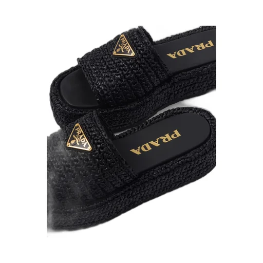Crochet flatform slides