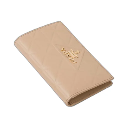 Small leather wallet