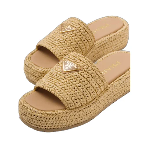 Crochet flatform slides