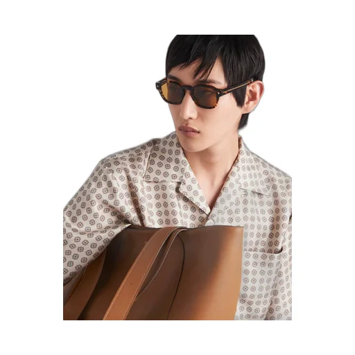Short-sleeved silk shirt