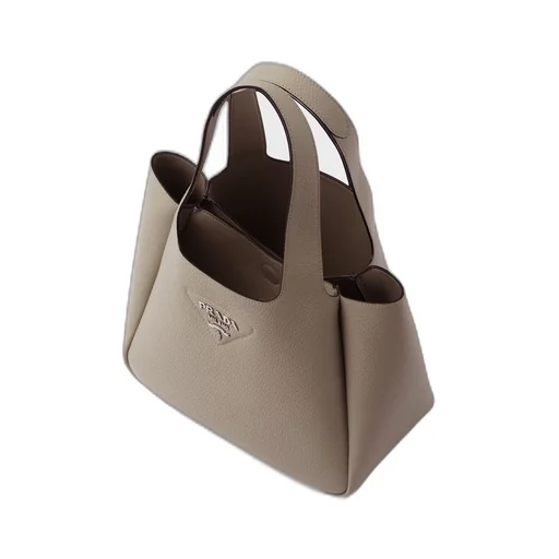 Medium leather tote