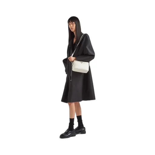 Medium leather bag