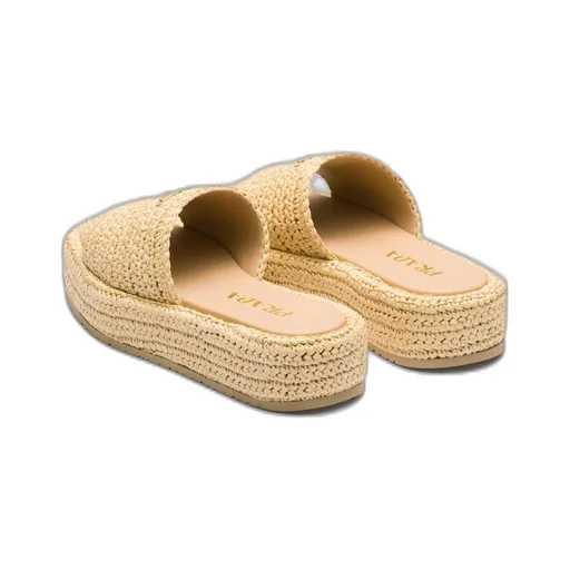 Crochet flatform slides