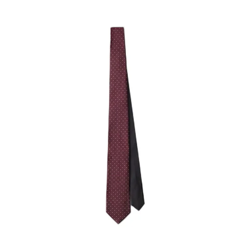 Silk tie