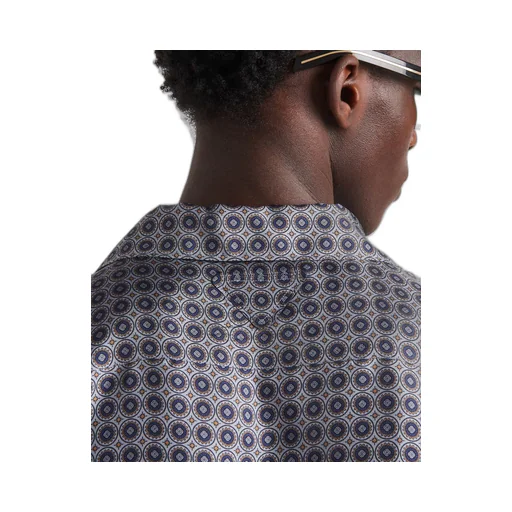 Short-sleeved silk shirt