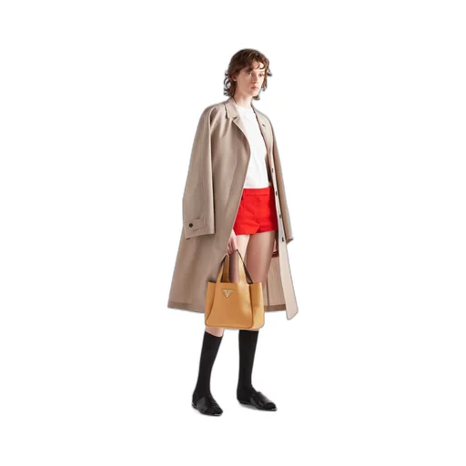 Medium leather tote