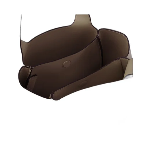 Medium leather tote