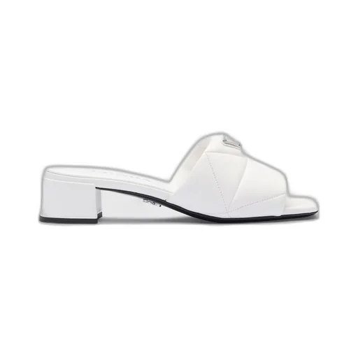 Quilted nappa leather slides