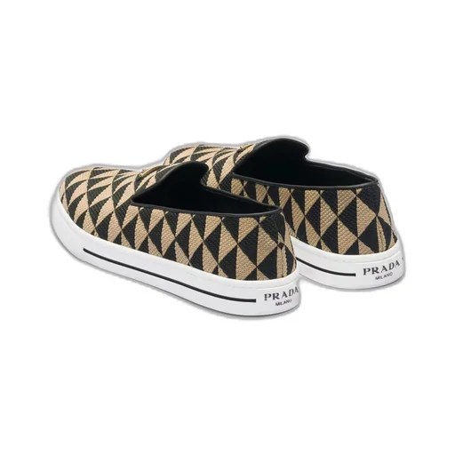 Embroidered fabric slip-on shoes