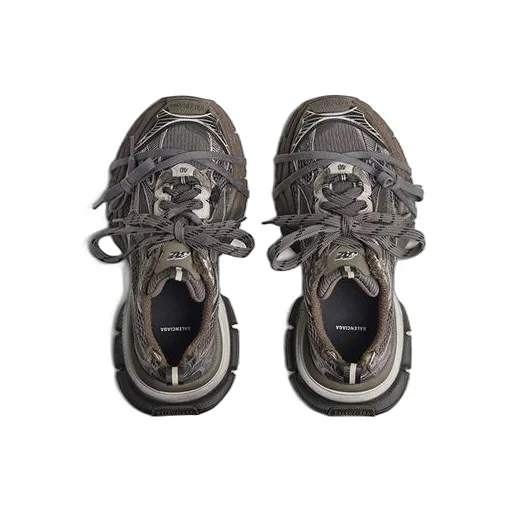 3XL Sneaker Worn-Out