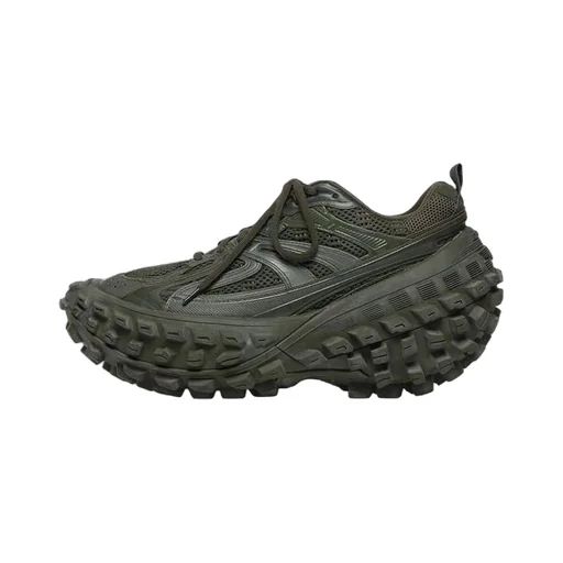 Defender Sneaker