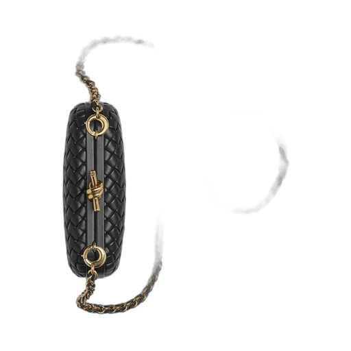 Knot With Chain