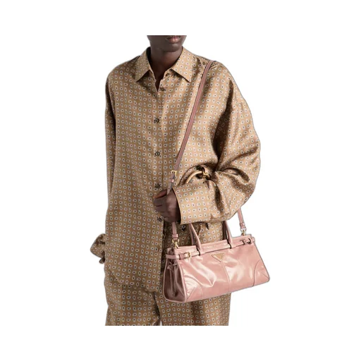 Medium leather handbag