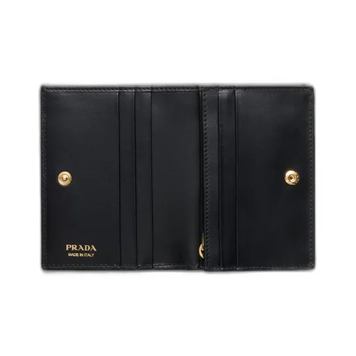 Small leather wallet with triangle motif