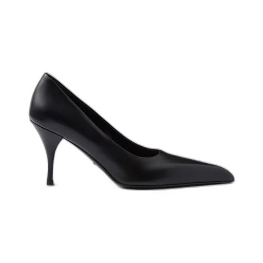 Leather pumps