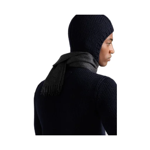 Cashmere scarf