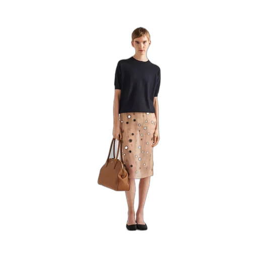 Medium leather tote bag with zipper closure