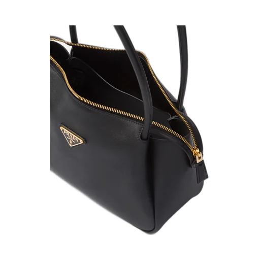 Medium leather handbag