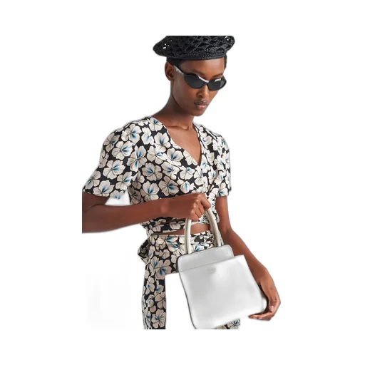 Medium leather tote bag
