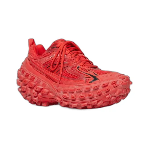 Defender Sneaker
