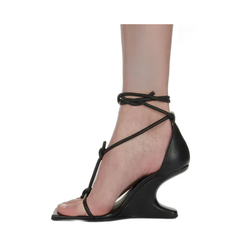 Cantilever 8 T Straps Sandal