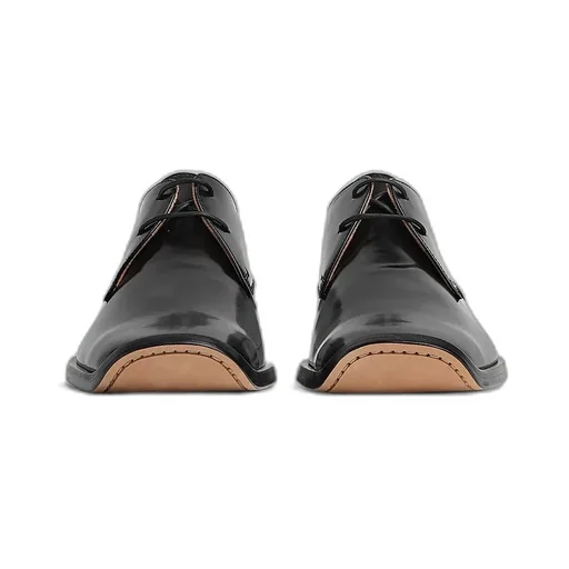 Comma Lace-Up