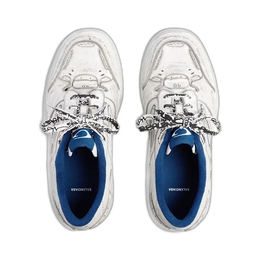Hamptons Worn-Out Sneaker