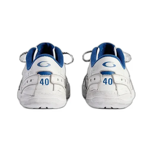 Hamptons Worn-Out Sneaker