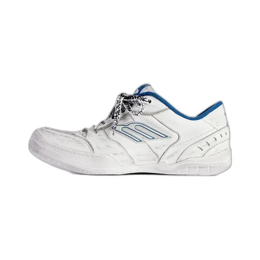 Hamptons Worn-Out Sneaker