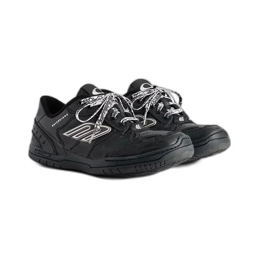 Hamptons Worn-Out Sneaker