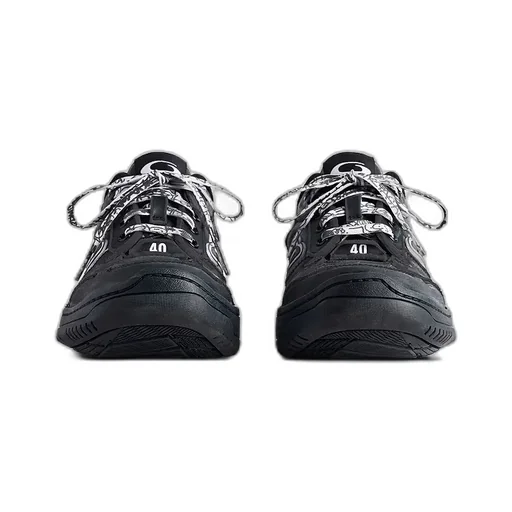 Hamptons Worn-Out Sneaker