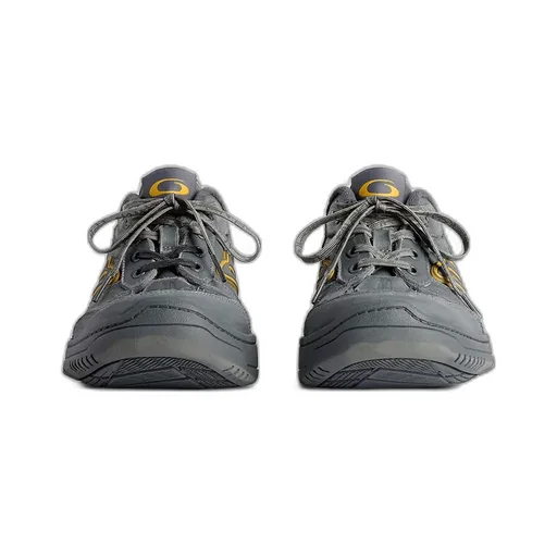Hamptons Worn-Out Sneaker