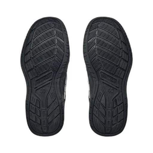 Hamptons Worn-Out Sneaker